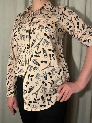 Damskjorta från Karl Lagerfeld - Damskjorta från Karl Lagerfeld, storlek M