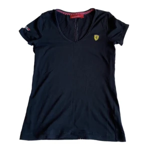 Ferrari t-shirt - Ferrari t-shirt, kontakta vid intresse<3