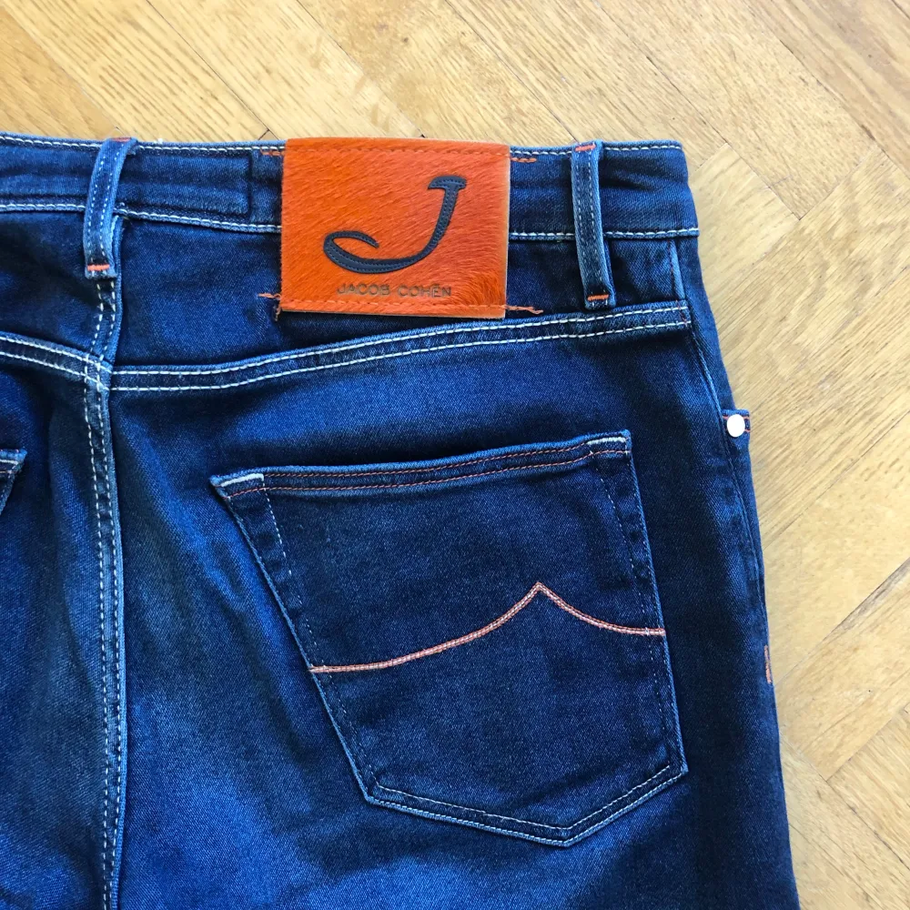 Jacob cohen jeans i nyskick Storlek 32, i mycket fin kvalité  Ny pris ligger på många 1000 lappar  . Jeans & Byxor.