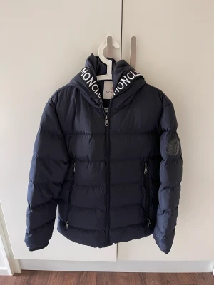 Moncler jacka - Moncler jacka i fint skick. 