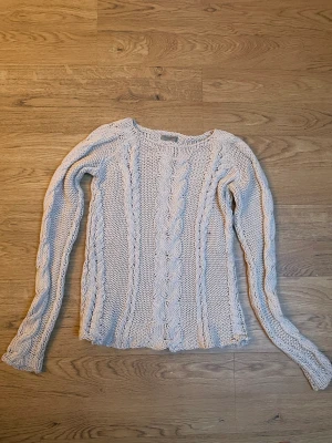 Kofta från Hunkydory - Ljus kofta från Hunkydory