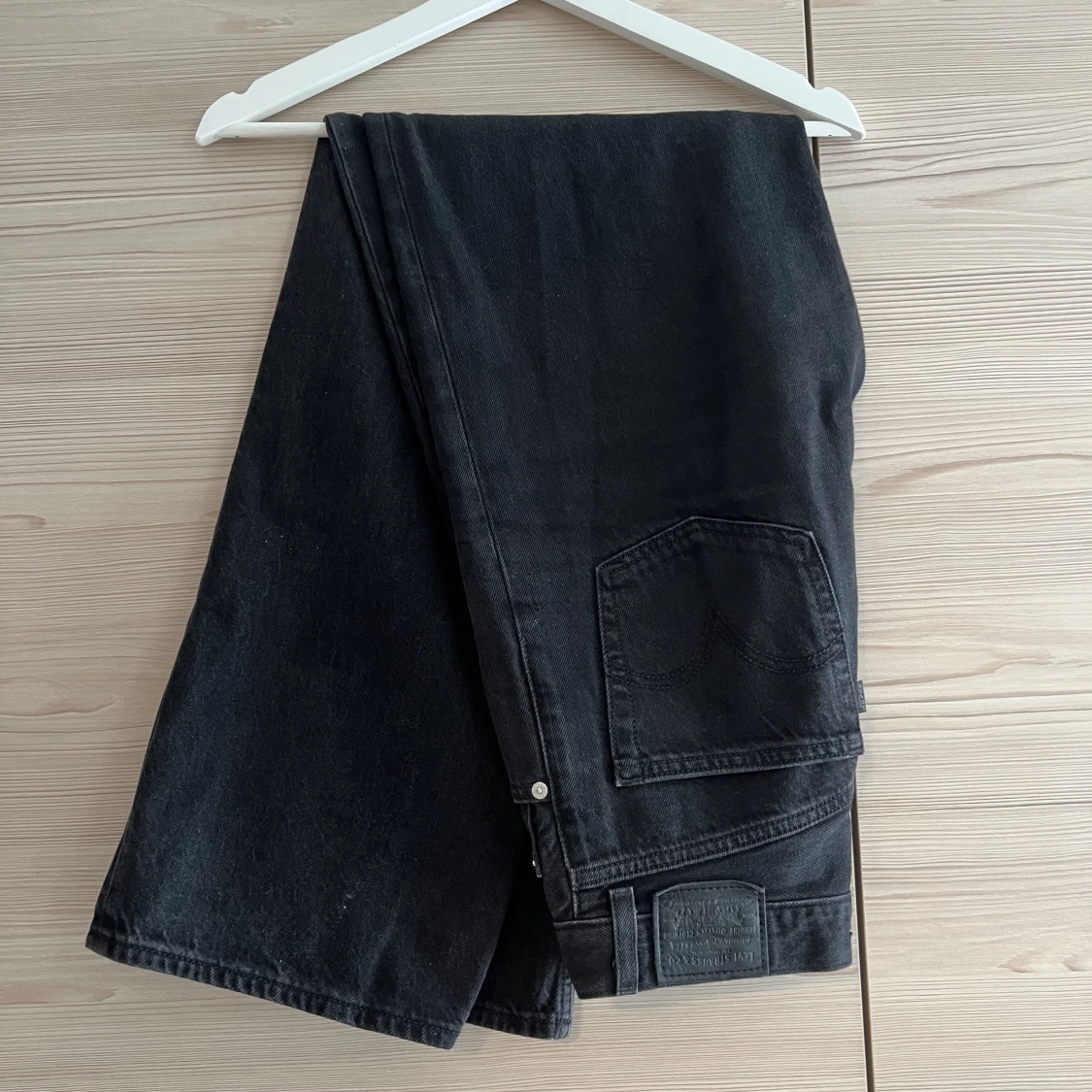 Grå jeans från levis