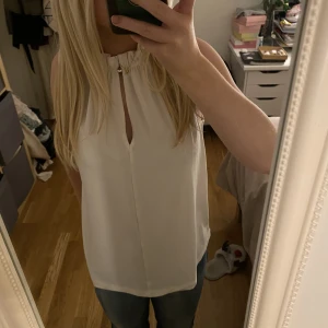 Topp från H&m  - Söt topp från H&M, Storlek S