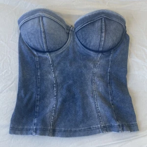 jeanskorsett - använd köp nu! jeanskorsett, passar XS-L med A-B kupa skulle jag säga💋