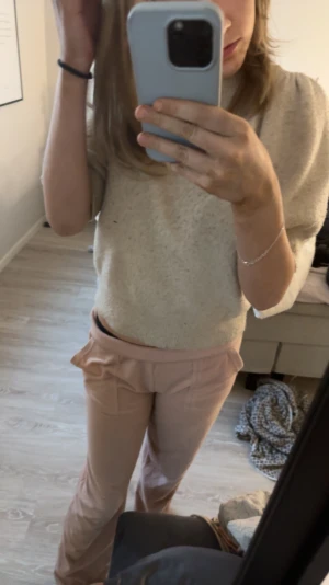 Hej jag säljer mina juicy byxor  - Dom är i stolek s jag säljer dom pågrund av att dom ej kommer till användning inga större fel på dom dom e som helt nya 