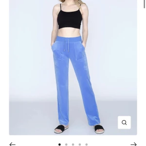 Juicy byxor  - Säljer mina fina juicy byxor, då de aldrig kommer till användning. Väldigt bra skick. Skriv för mer bilder, köparen står för frakten💓