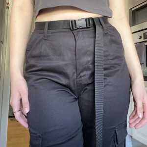 cargobyxor - cargobyxor från madlady, säljer då dom inte är min stil. skriv om du har några frågor eller för fler bilder<3