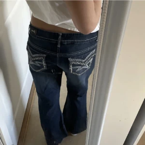 Snygga jeans - Supersnygga lågmidjade jeans som tyvärr inte passade mig! Lånade bilder 💖
