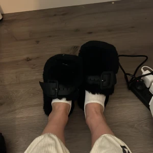 Fuzzy slippers - I ve used it for a year