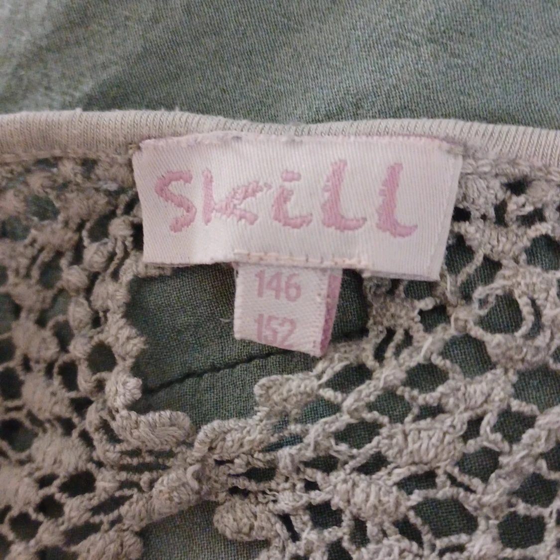 Ljus grön t-shirt  - 91