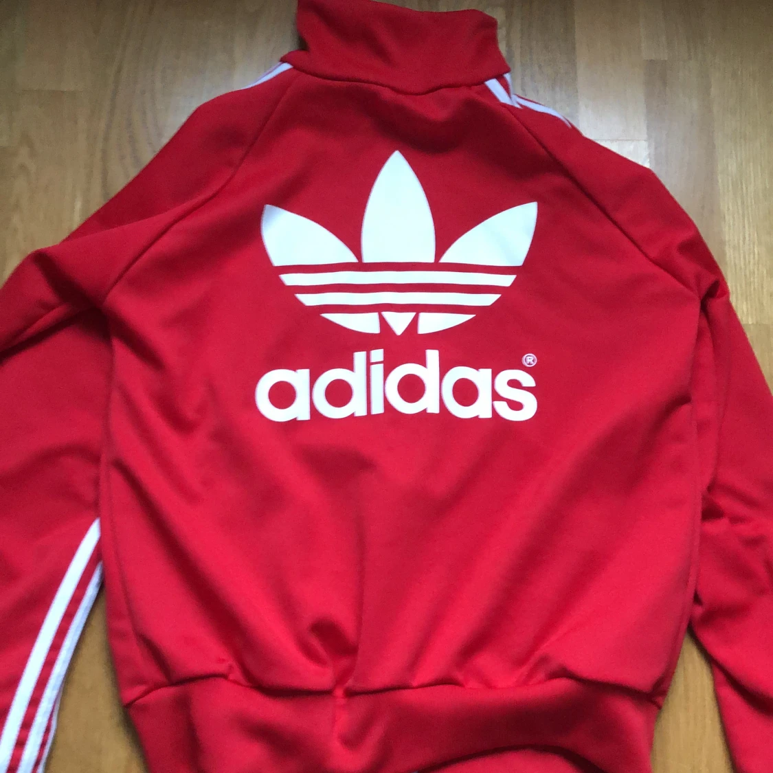 Röd Adidas zip upp  - 91