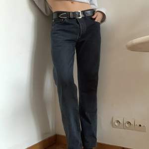 Levis jeans, storlek M. Frakt tillkommer! Skriv för mer info🖤
