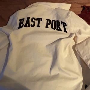 River island overshirt  - Helt ny overshirt aldrig använd storlek S passar till allt 