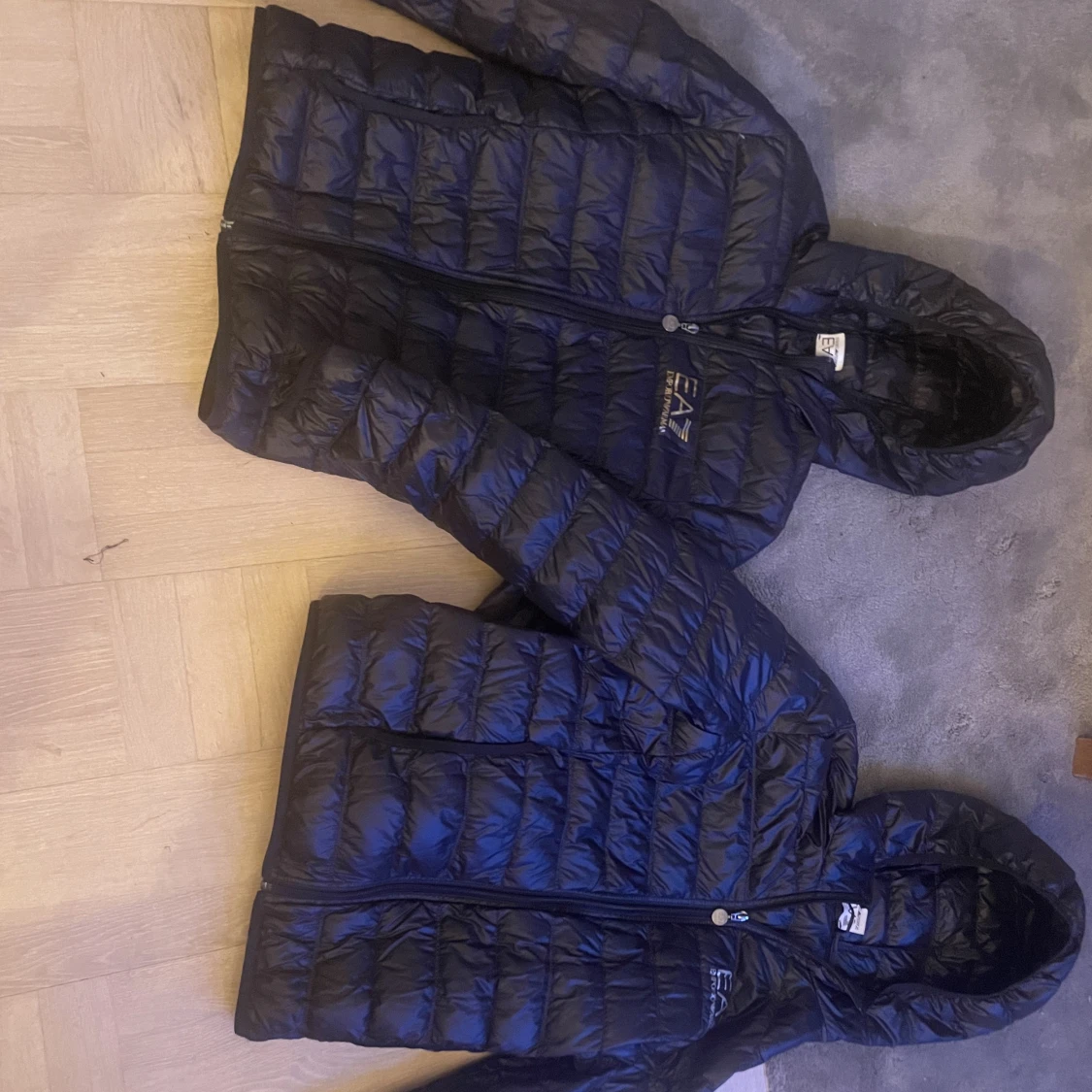 Två Pek performance fleece jacka och tunn jackor Armani   - 90