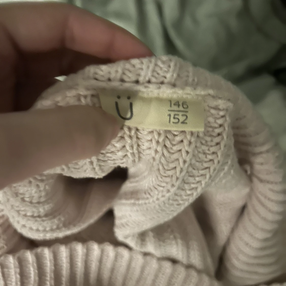 Rosa stickad offshoulder tröja  - 91