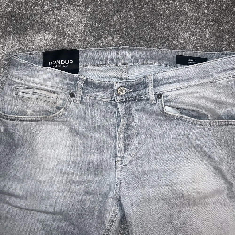 Schyssta Dondup jeans storlek 34. Jeans & Byxor.
