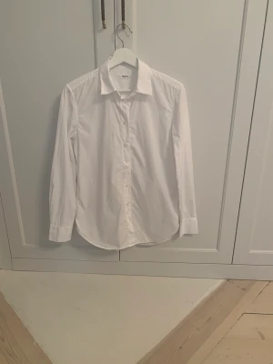 Jane shirt Filippa K - Jane shirt från Filippa K, använd ett fåtal gånger. Nypris 1400kr.