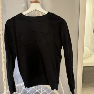 Hugo boss sweatshirt  - Svart Hugo boss sweatshirt  Inga defekter