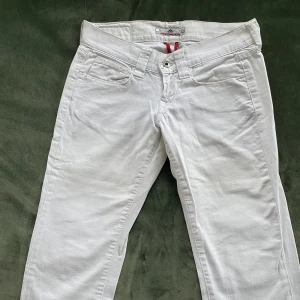 Fornarina jeans!! - Jättefina lågmidjade vita jeans💕