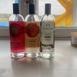 Body mist -  The Body Shop body mist med doft av mango, jordgubb och coconut 40kr st eller 100kr för alla tre. ( går att diskutera priserna.)