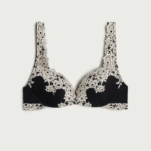 Intimissimi push-up bh - Jättefin push-up bh från intimissimi. Endast använd 2 gånger och passar inte längre. Diskuterbart pris vid snabbt köp!