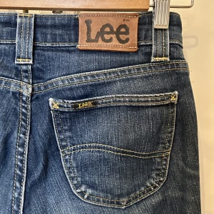 Lee jeans - Mörkblåa lågmidjade bootcut jeans💙 Mycket bra skick!