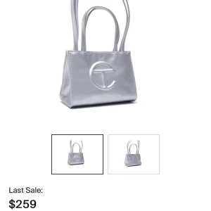 Helt ny Telfar väska - Jag säljer en helt oanvänd Telfar väska, storlek small färg silver. Säljs pga beställde fel storlek