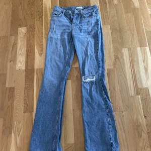 BOOTCUT JEANS - Jätte fina bootcut jeans från GINA  Storlek 34 Har inte andvänt dom alls mycket 