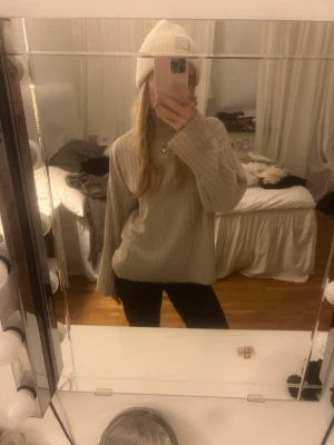 Tröja - Så fin och mjuk tröja från Zara, storlek S❤️