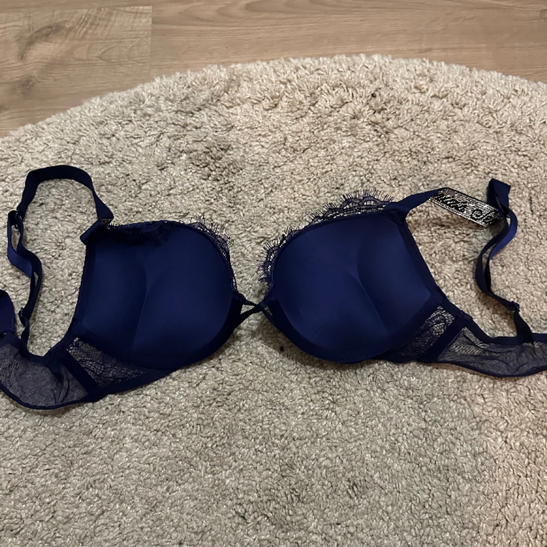 Victoria secret push-up behå  - 90
