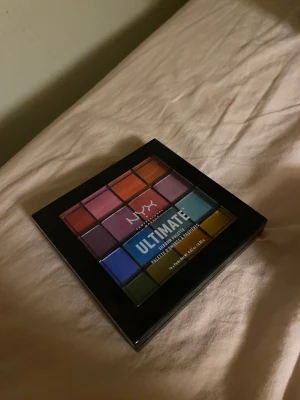 Pallete  - Aldrig använd som ny pris 140kr 