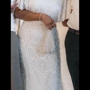 Klänning - Bra skick, endast använd på mitt bröllop. 