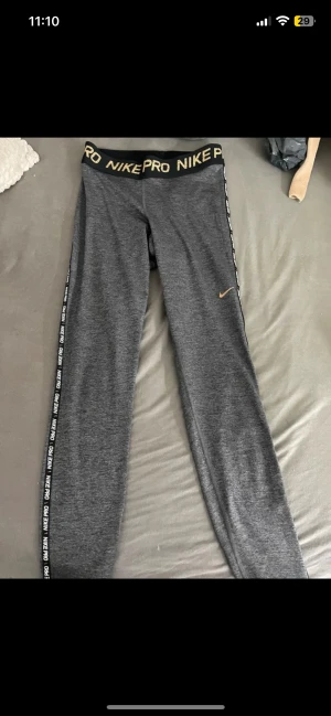 Nike träningstights - Nike träningstights dam använda en gång storlek s 