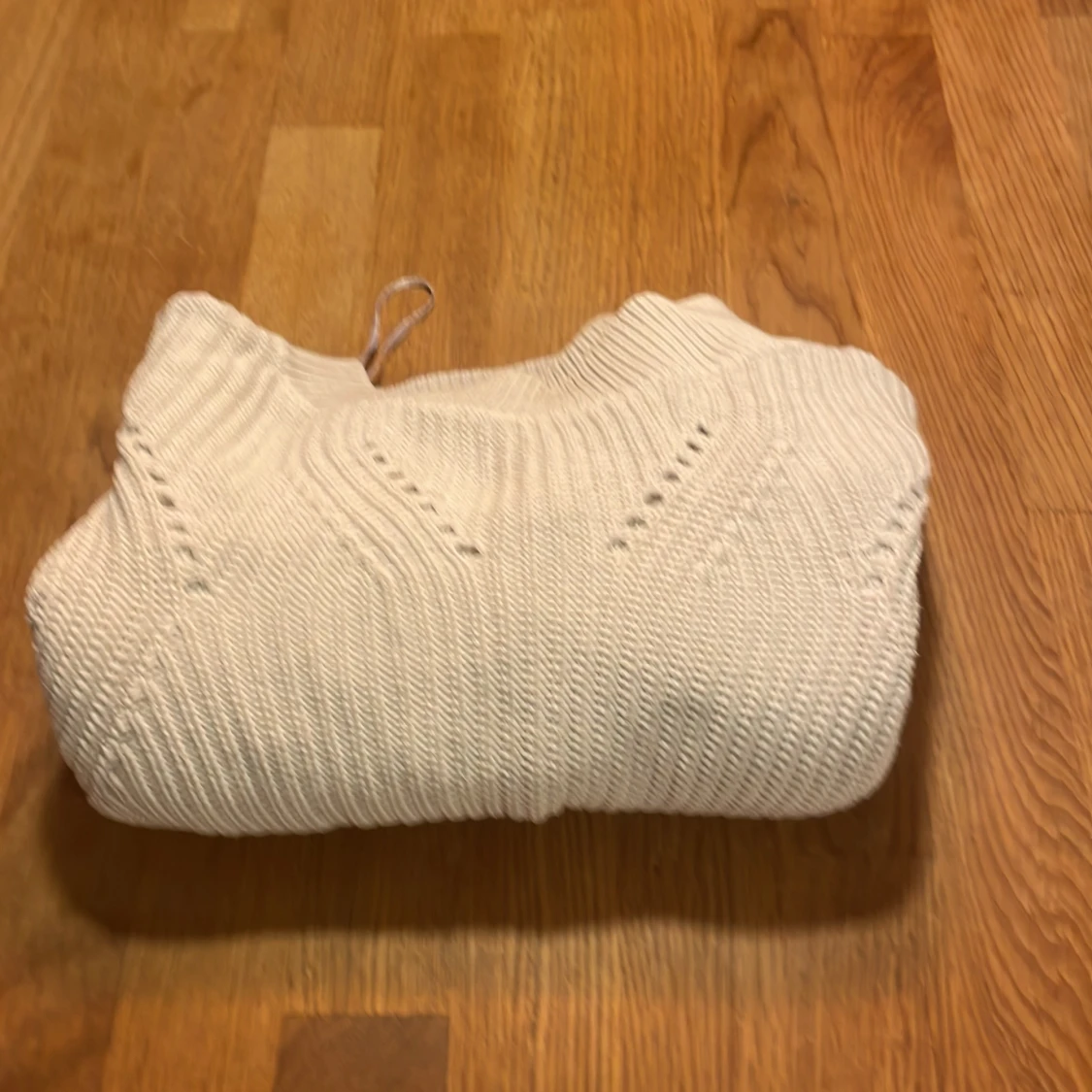 Vit stickad ”mag” tröja - 90