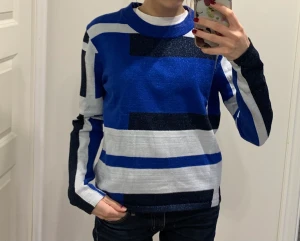 Carin Wester tröja - Säljer denna Carin Wester glitter tröja/topp, perfekt festtröja under hösten/vintern☺️