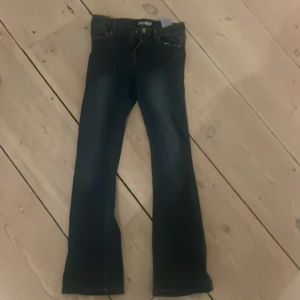 Jeans  - Säljer dom för 90kr dom är från märker name it❤️ det är storlek 152❤️