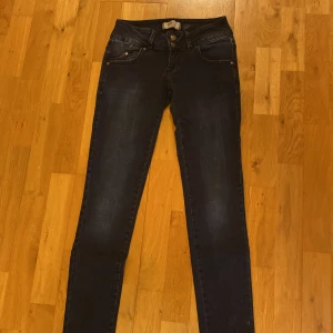 Low waist LTB jeans - Säljer mina snygga ltb jeans. Jag säljer de för att de inte kommer till användning och är aningen för små. De är i bra skick.