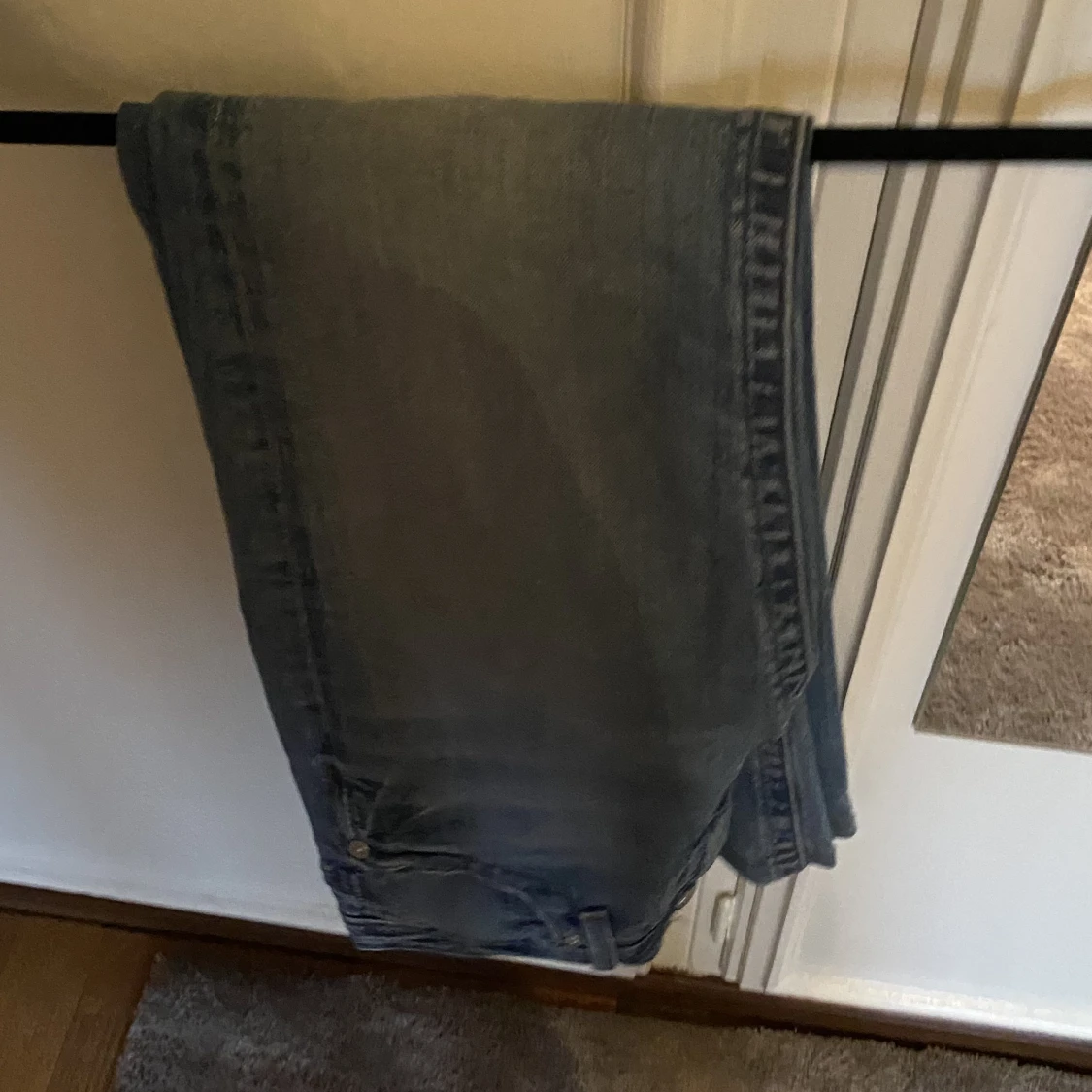 Ljusblåa lågmidjade jeans - 91