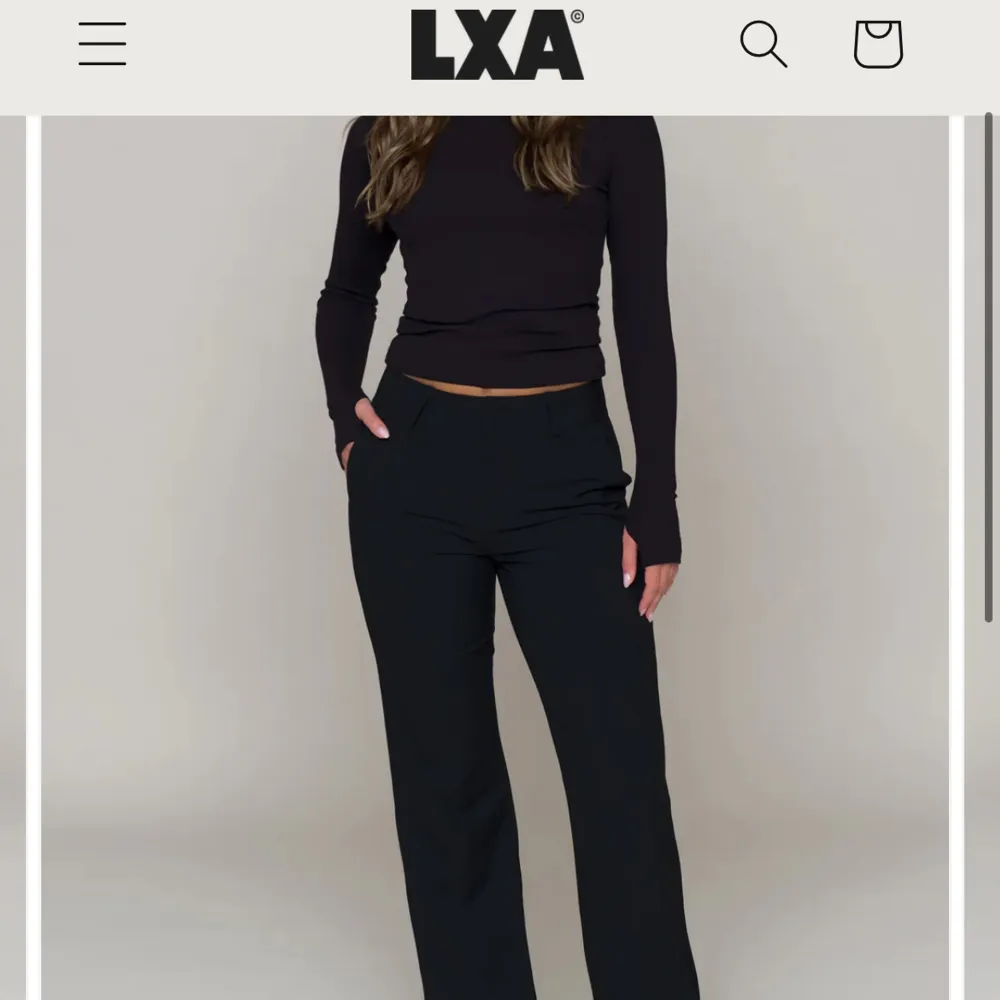 Säljer mina superfina LXA kostymbyxor då de tyvärr är för små, endast använda 2 gånger så i nyskick! Nypris 890kr. Skriv för egna bilder, tryck gärna på köp nu eller ge ett prisförslag!🤍 . Jeans & Byxor.