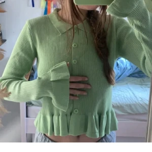 Grön Topp - Super gullig topp i nyskick från Daisy street  