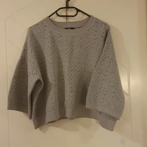 Tröja - Mjuk tröja. Trekvarts ärm. Från H&M.  Oversize.