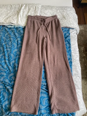 Mjukis  - Använd några gånger, är 180 o dom är rätt så långa men inte för mycket 