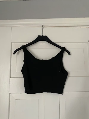 3 linnen  - 3 linnen ganska korta, väl använda men bra skick 