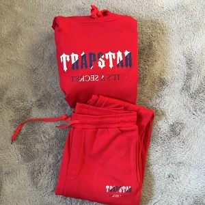 Trapstar tracksuit  - Använd 1 gång! (Ny skick)