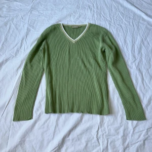 Grön tröja - Grön tröja. Perfekt skick. 