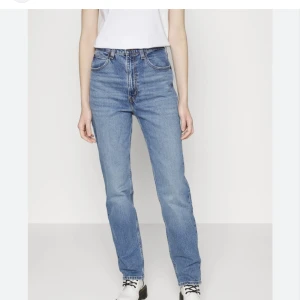 Levis jeans (oanvända) - Levis - 70s High slim straight  Mörk blå Oanvända  Köpt för 1400 