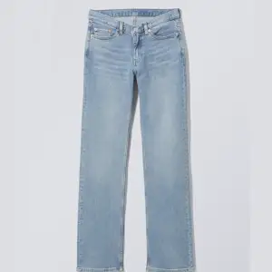 Fina jeans från weekday säljer då dom inte passar längre🩷köpta för 500kr