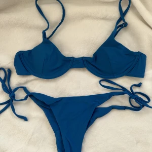 Blå bikini - Säljer denna oanvända blåa bikinin❤️