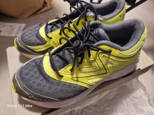 Asics skor - Fint Asics gympaskor. Bra skicka