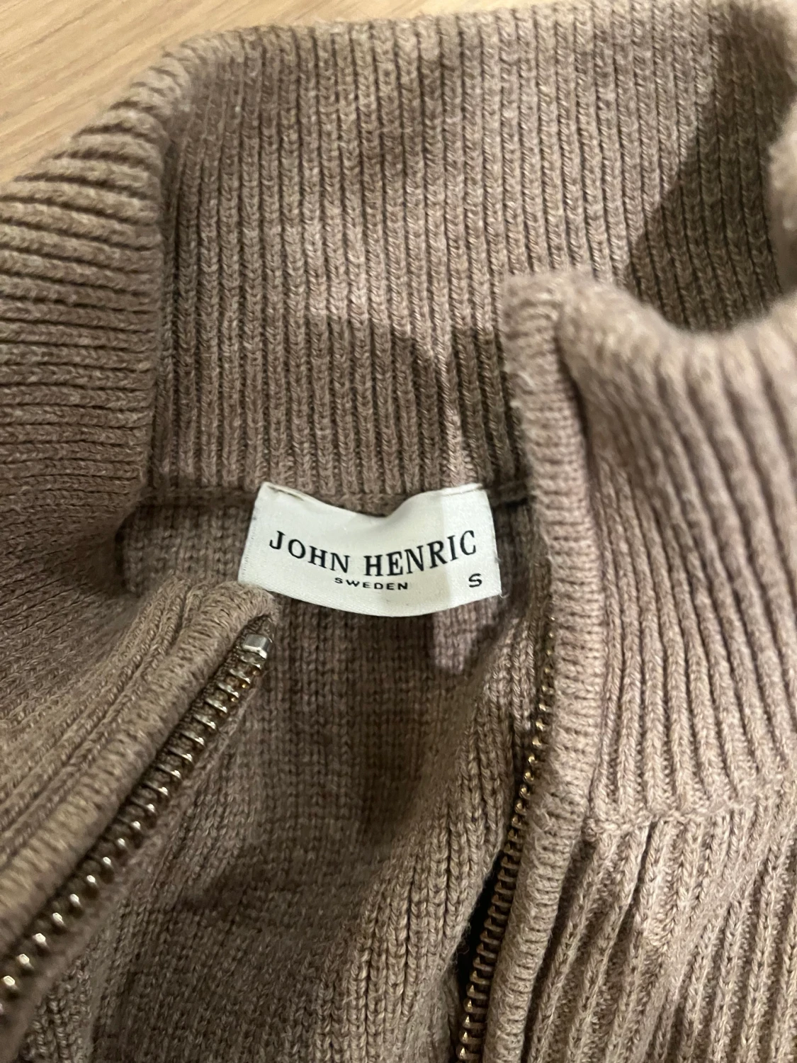 John Henric half zip, ribbad beige